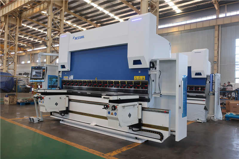 ACCURL CNC stiskalnica DA69T