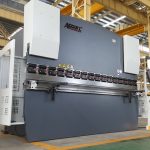 Stroj za upogibanje jeklene pločevine za pločevino