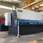 hidravlični rezalni stroj 12mm jekleni rezalni stroj 2500mm