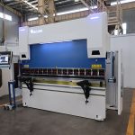 3-osna cnc stiskalna zavora delem da52s 4-kolesna CNC-stiskalna zavora 125 ton