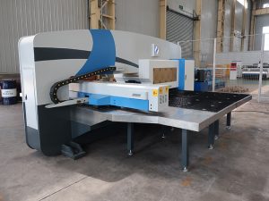 rabljen CNC turret punch pritisnite